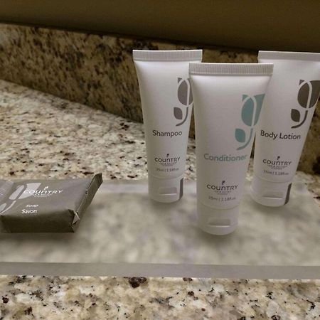 Country Inn & Suites By Radisson Bismarck Waterpark Bagian luar foto
