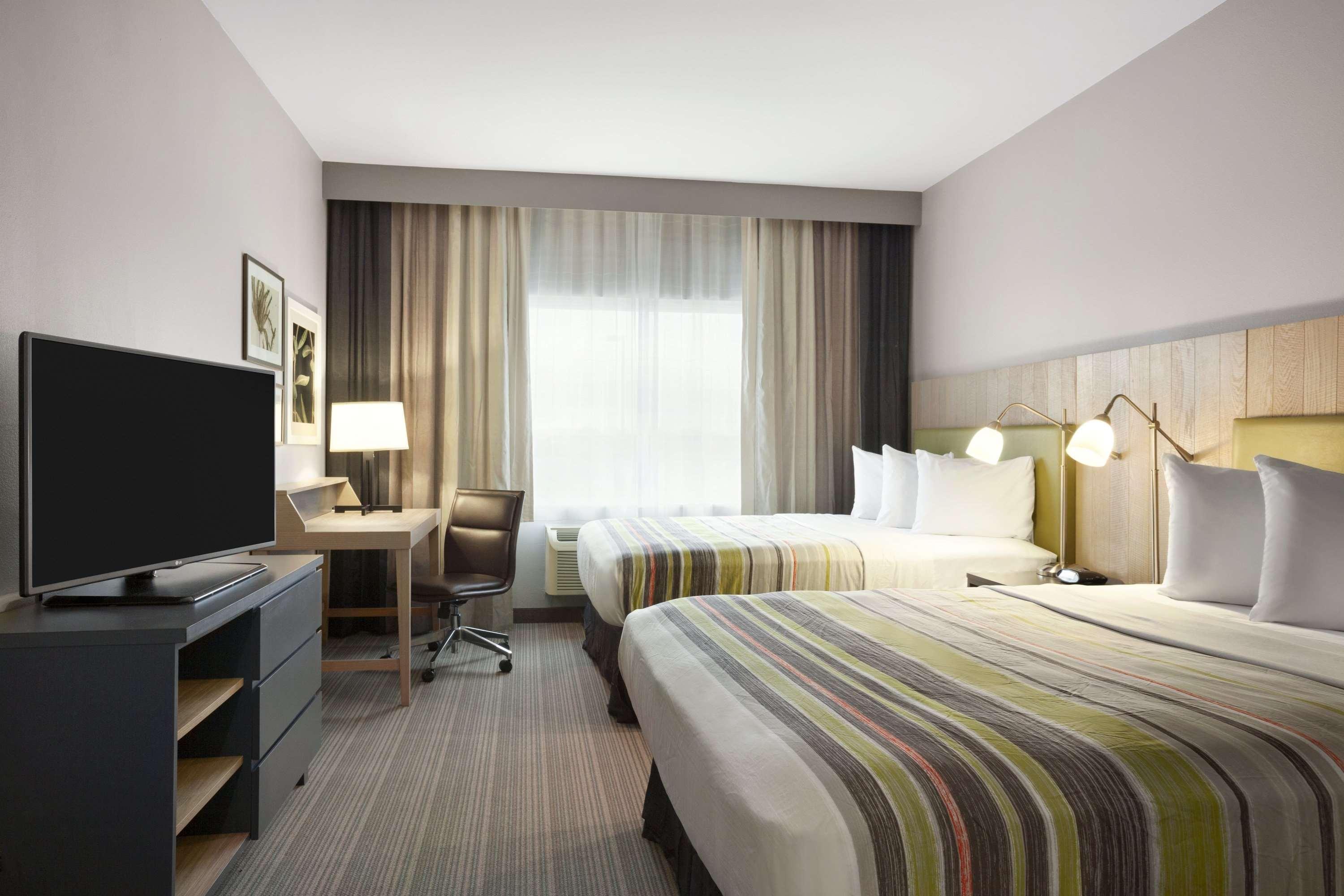 Country Inn & Suites By Radisson Bismarck Waterpark Bagian luar foto