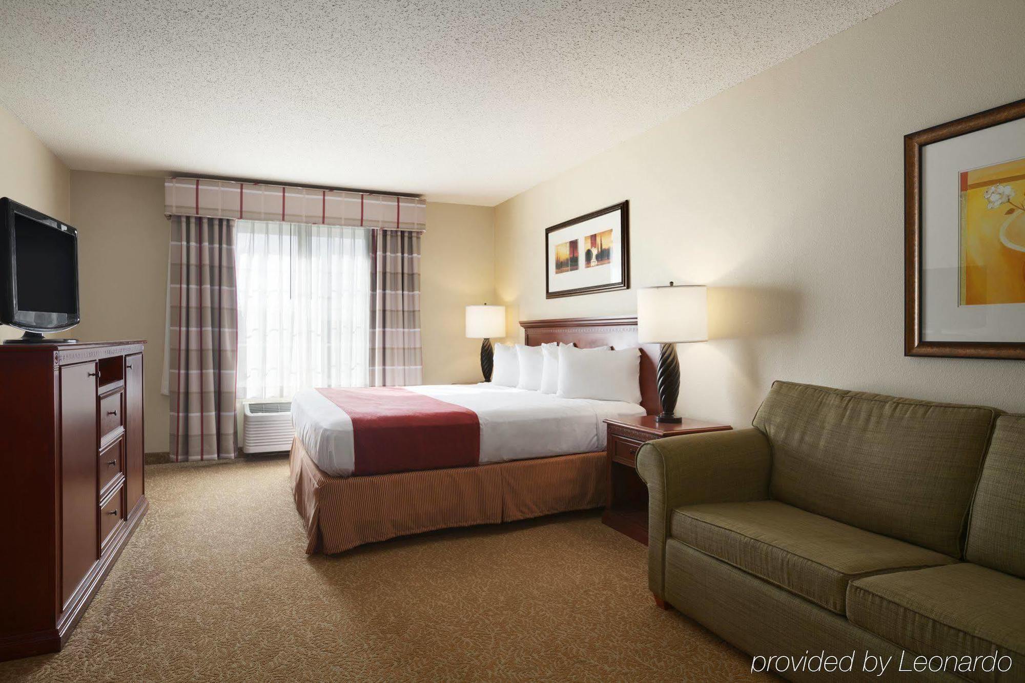 Country Inn & Suites By Radisson Bismarck Waterpark Bagian luar foto