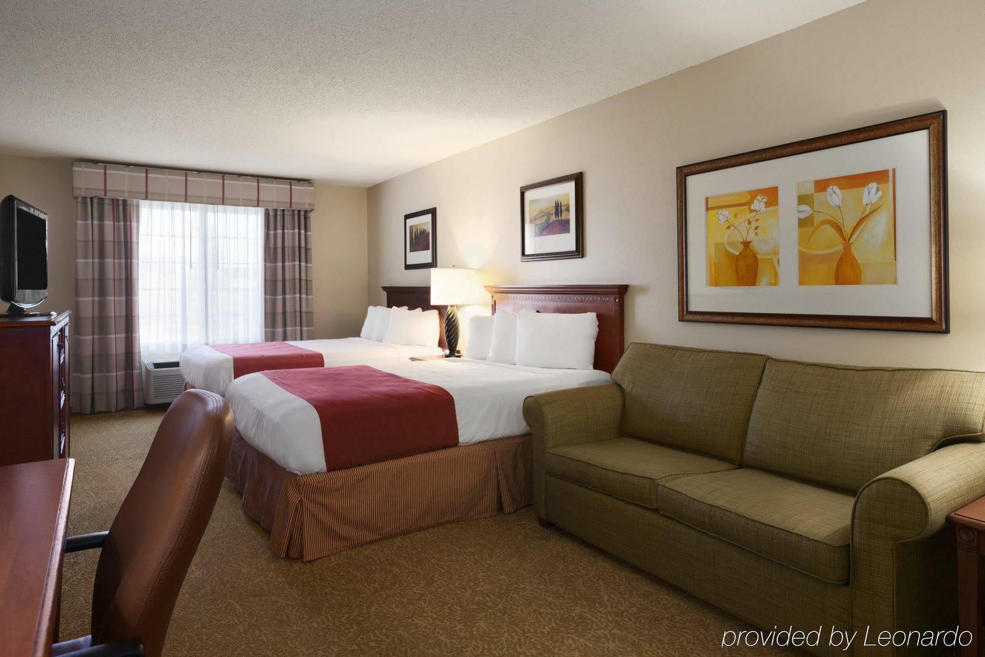 Country Inn & Suites By Radisson Bismarck Waterpark Bagian luar foto