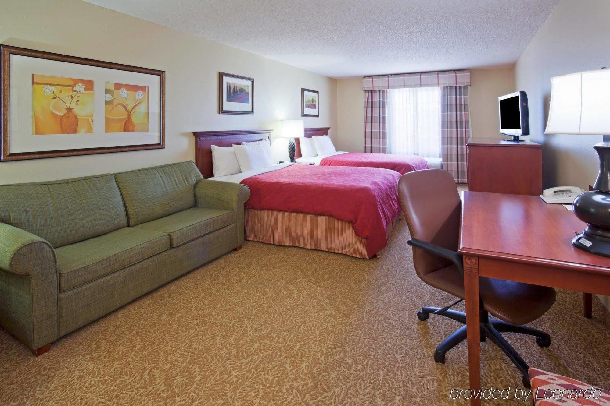 Country Inn & Suites By Radisson Bismarck Waterpark Bagian luar foto