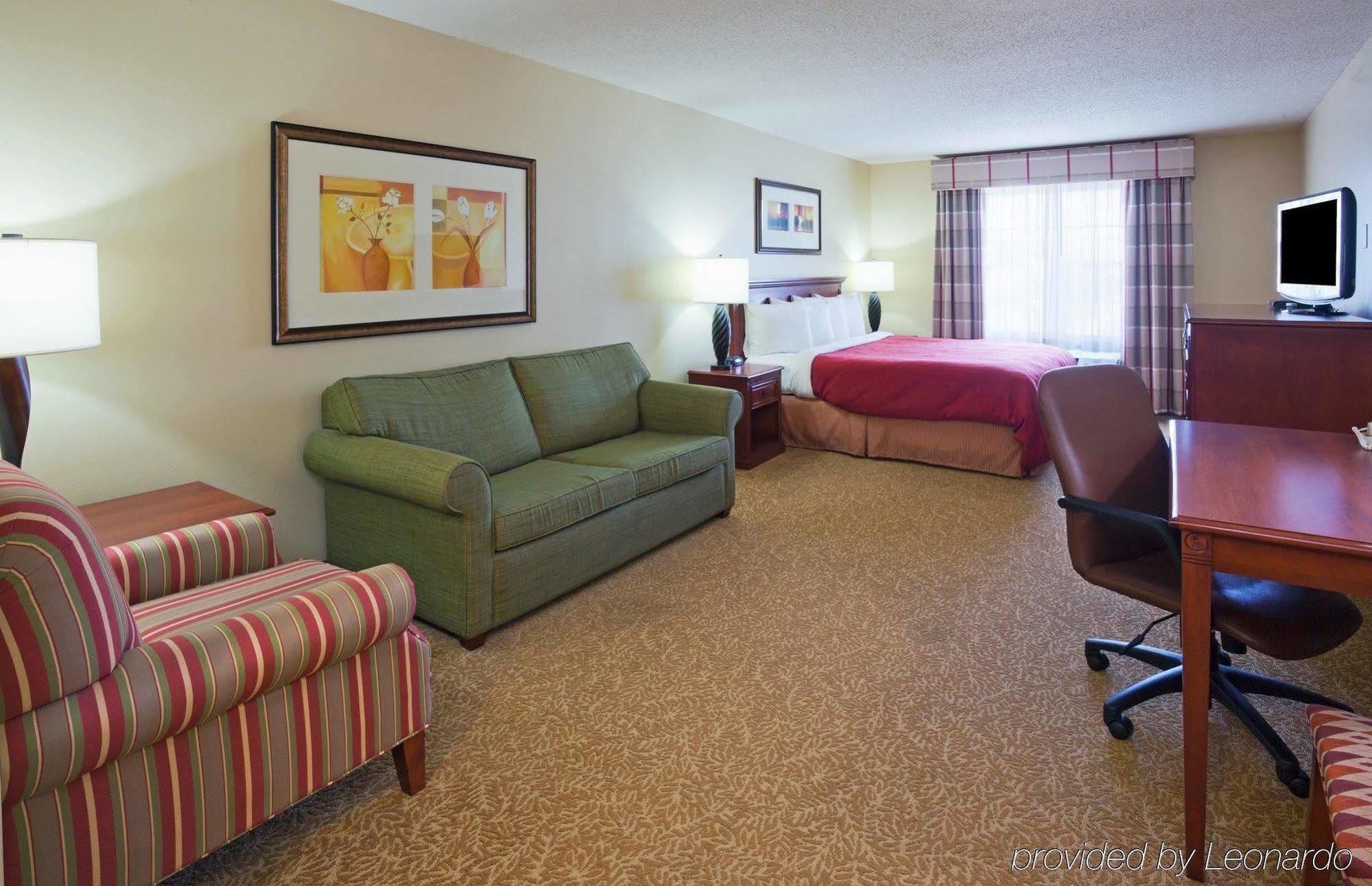 Country Inn & Suites By Radisson Bismarck Waterpark Bagian luar foto
